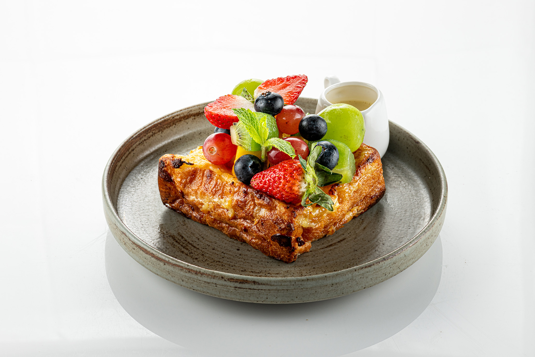 00 Mixed Fruit Egg Toast